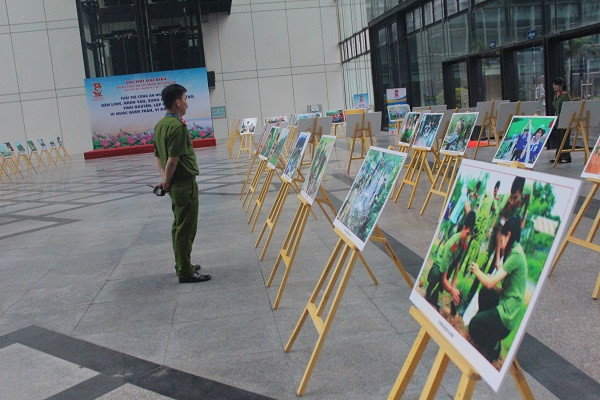 Triển lãm ảnh là hoạt động bên lề của Đại hội Đại biểu Đoàn TNCS Hồ Chí Minh Bộ Công an lần thứ XXI nhiệm kỳ 2017-2022